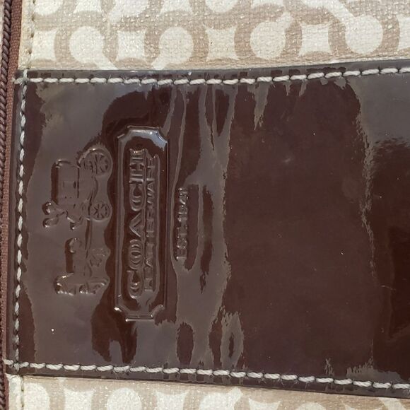 Coach Wristlet   - Picture 11 of 12